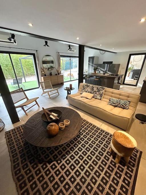 Superbe Maison Avec Jacuzzi Ventabren Екстериор снимка